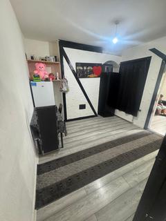 4 bedroom terraced house to rent, Wingate Road, IG1