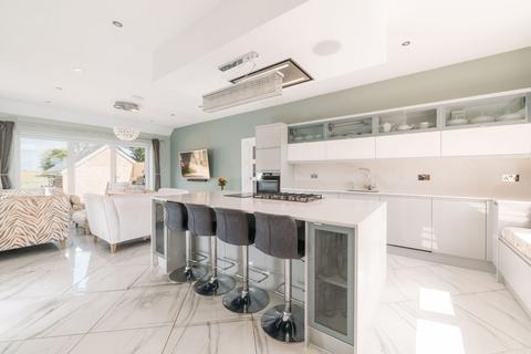 5 bedroom detached house for sale, Chequers Hill, Bedford MK44