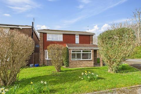 16 Millfields, Hucclecote, Gloucester, GL3 3NH