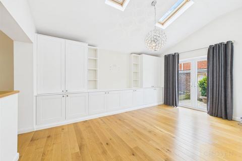 16 Millfields, Hucclecote, Gloucester, GL3 3NH