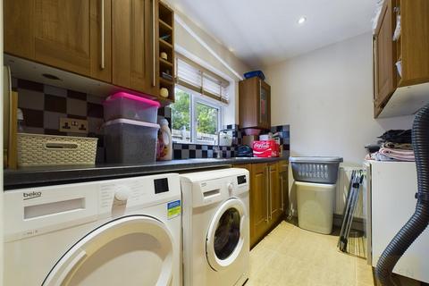 16 Millfields, Hucclecote, Gloucester, GL3 3NH