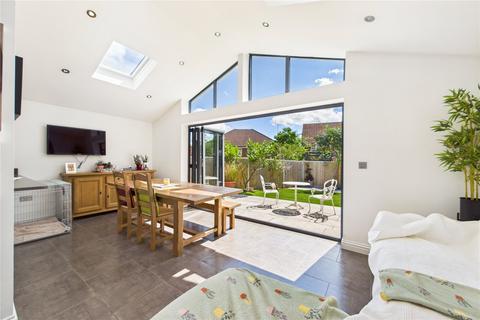 1 Fuchsia Grove, Shinfield, Reading, RG2 9ET