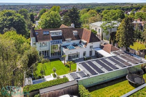 undefined, Tongdean Avenue, Hove BN3