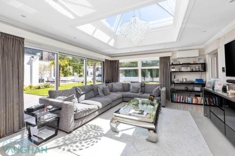 undefined, Tongdean Avenue, Hove BN3