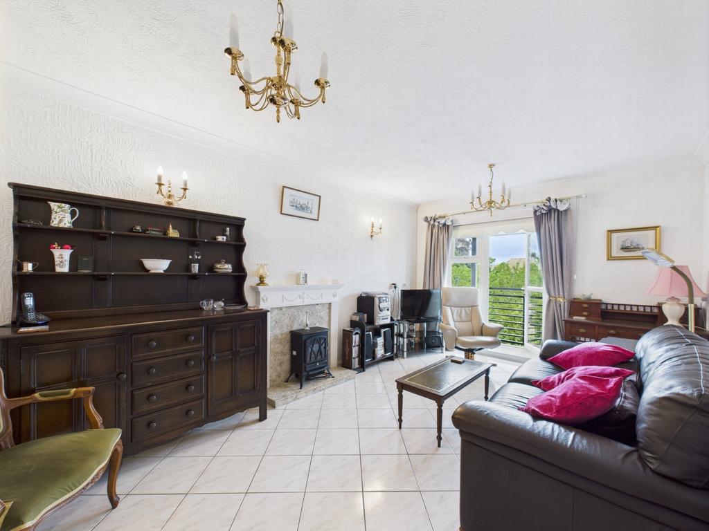 Sitting room 3
