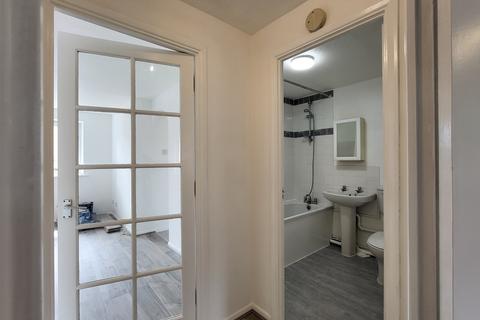 1 bedroom flat to rent, Sandown Road, Watford, WD24