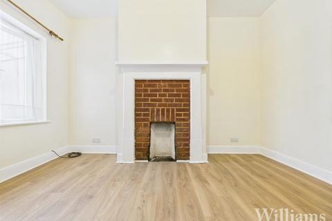 3 bedroom semi-detached house for sale, Bierton Road, Aylesbury HP20