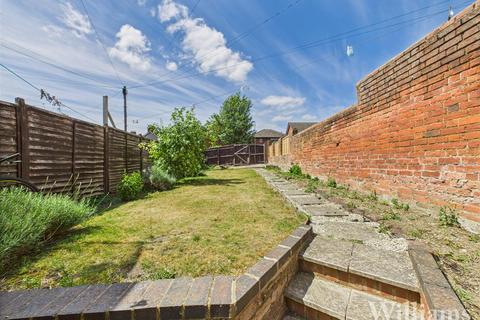 3 bedroom semi-detached house for sale, Bierton Road, Aylesbury HP20
