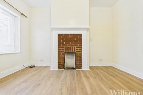 3 bedroom semi-detached house for sale, Bierton Road, Aylesbury HP20