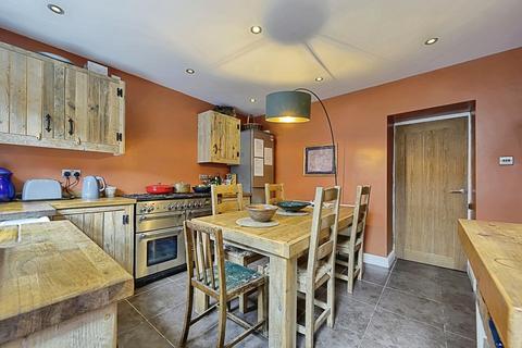 3 bedroom terraced house for sale, Paris Road, Holmfirth HD9