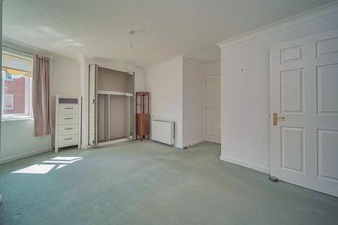 2 bedroom retirement property for sale, Lowbourne, Melksham SN12