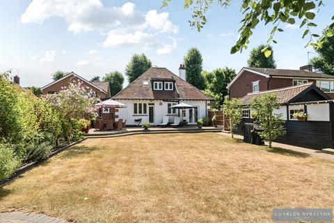 4 bedroom detached house for sale, Balgores Crescent, Gidea Park