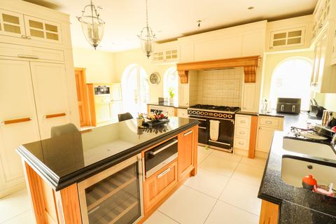 El Paso Lower Dunton Road, Bulphan, Upminster, RM14 3TD