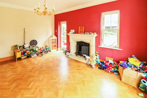El Paso Lower Dunton Road, Bulphan, Upminster, RM14 3TD
