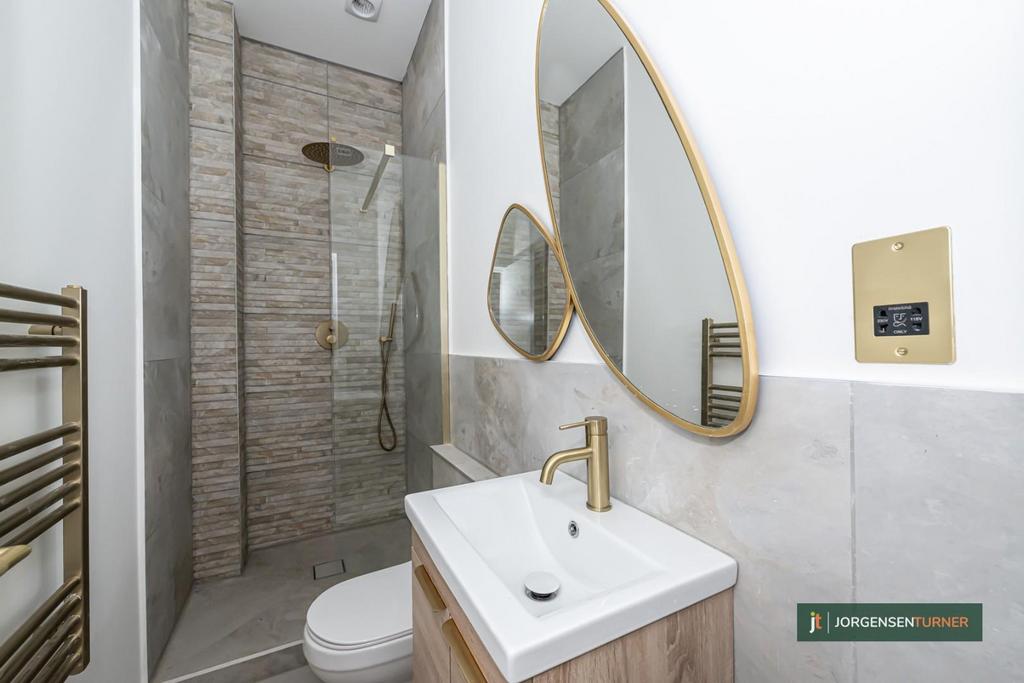 Shower Room .jpg