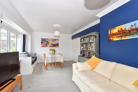 2 bedroom flat for sale, Laurel House, Haywards Heath RH16