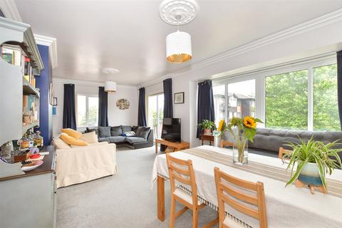 2 bedroom flat for sale, Laurel House, Haywards Heath RH16