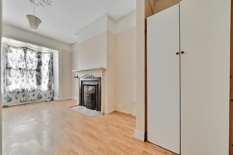 2 bedroom apartment for sale, Amblecote Road, London