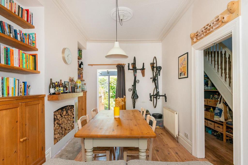 0 W5 AMR - Dining Room D.jpg