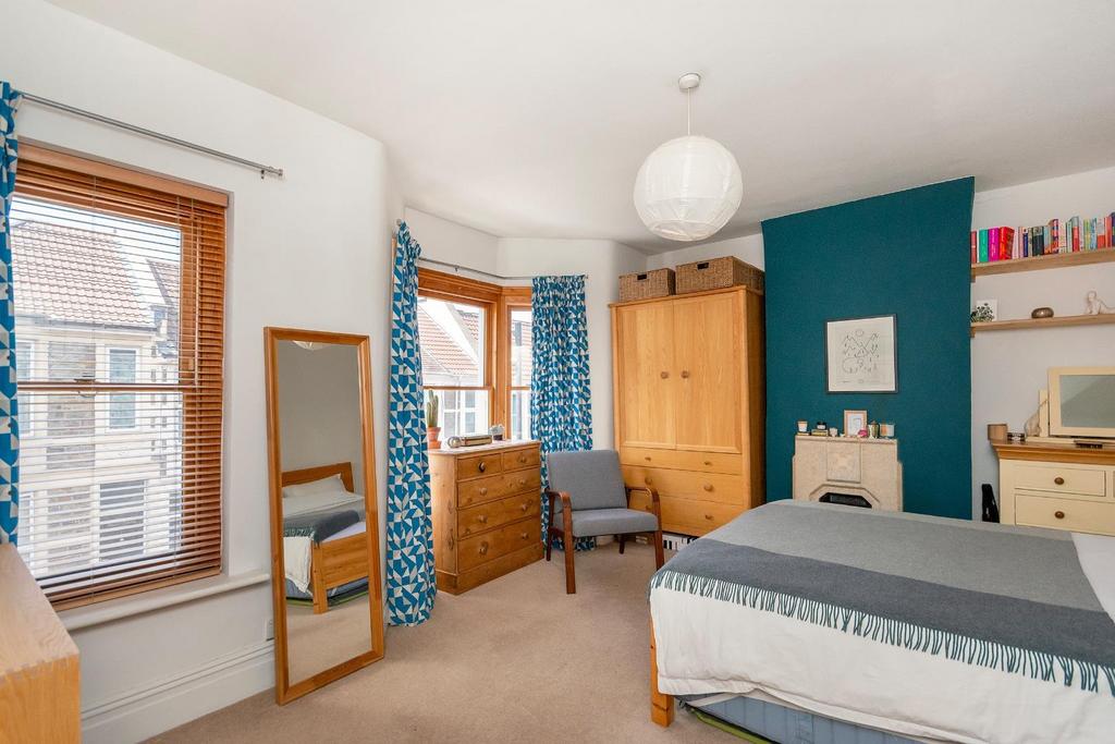 0 W5 AMR - Bedroom E.jpg
