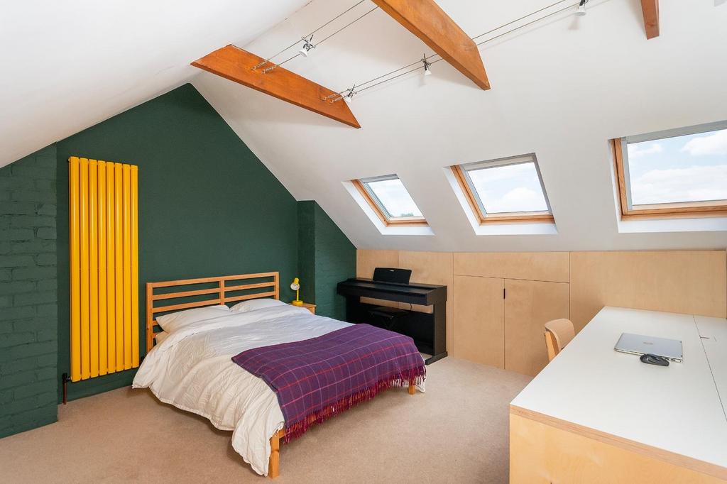 0 W5 AMR - Loft Bedroom C.jpg