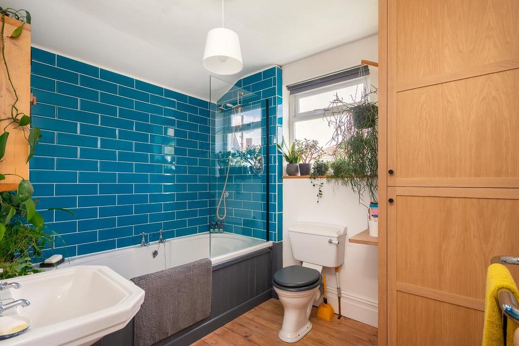 0 W5 AMR - Bathroom C.jpg