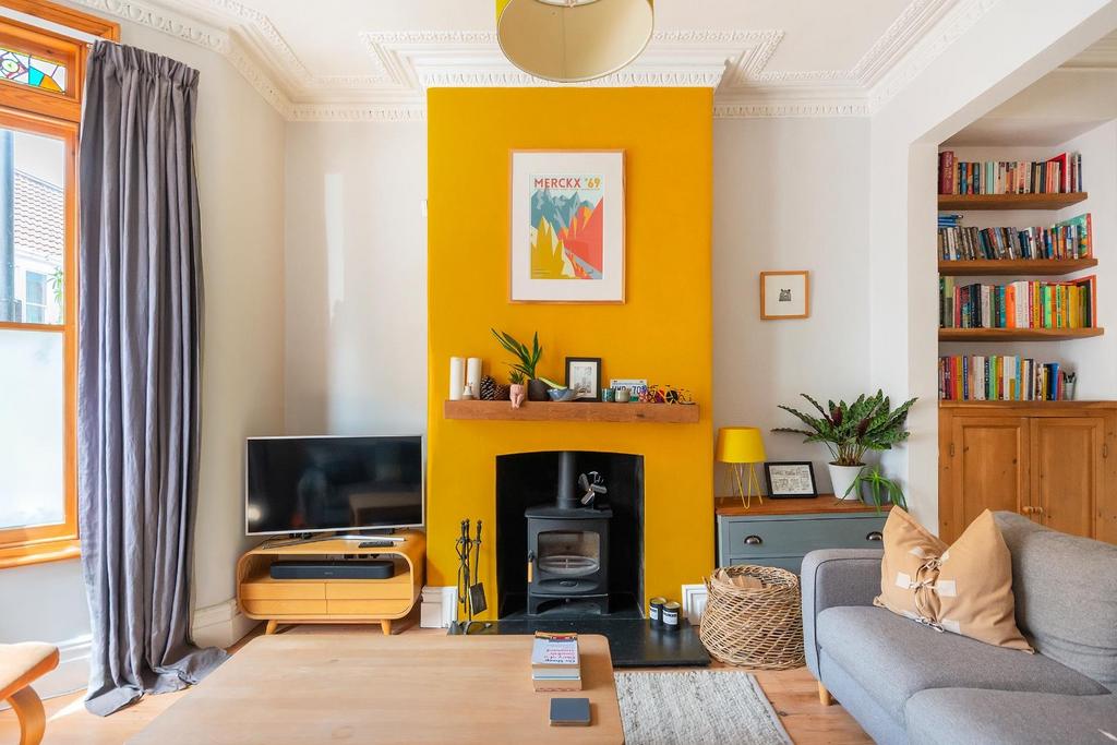0 W5 AMR - Living Room B.jpg