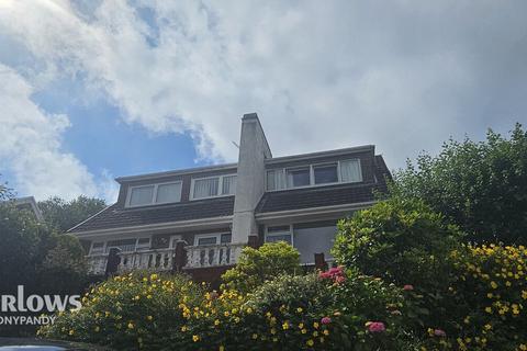 2 Hillcrest Drive, Porth, CF39 9HU