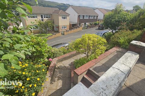 2 Hillcrest Drive, Porth, CF39 9HU
