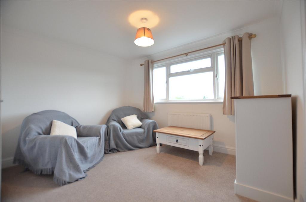 Kingsway, Blackwater, Camberley, GU17 1 bed in a house share - £825 pcm ...