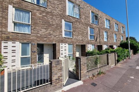 Wood Lane, Dagenham