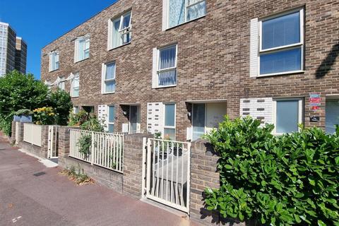 3 bedroom townhouse for sale, Wood Lane, Dagenham