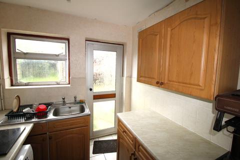 3 bedroom semi-detached house for sale, Kingfisher Road, Upminster RM14