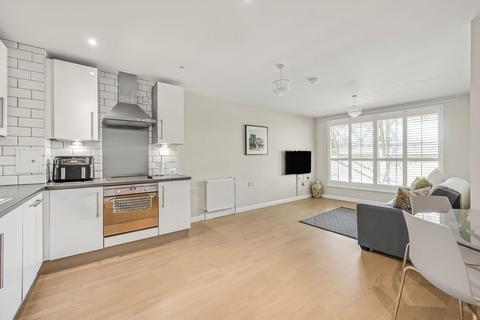 2 bedroom flat for sale, Queensland Road, London N7