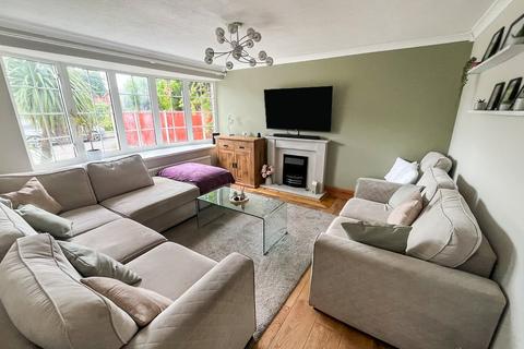 3 bedroom detached house for sale, Gainsborough Crescent, Hillmorton, Rugby, CV21
