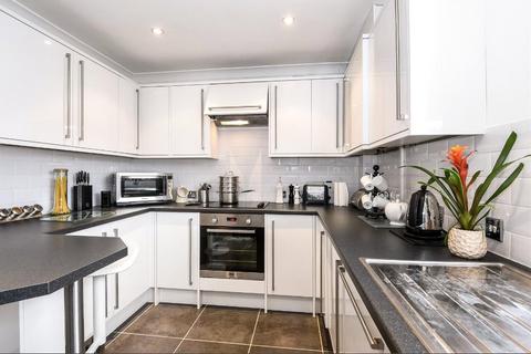 3 bedroom apartment for sale, Channel Way, Ocean Village, Southampton