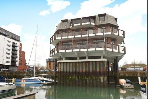3 bedroom apartment for sale, Channel Way, Ocean Village, Southampton