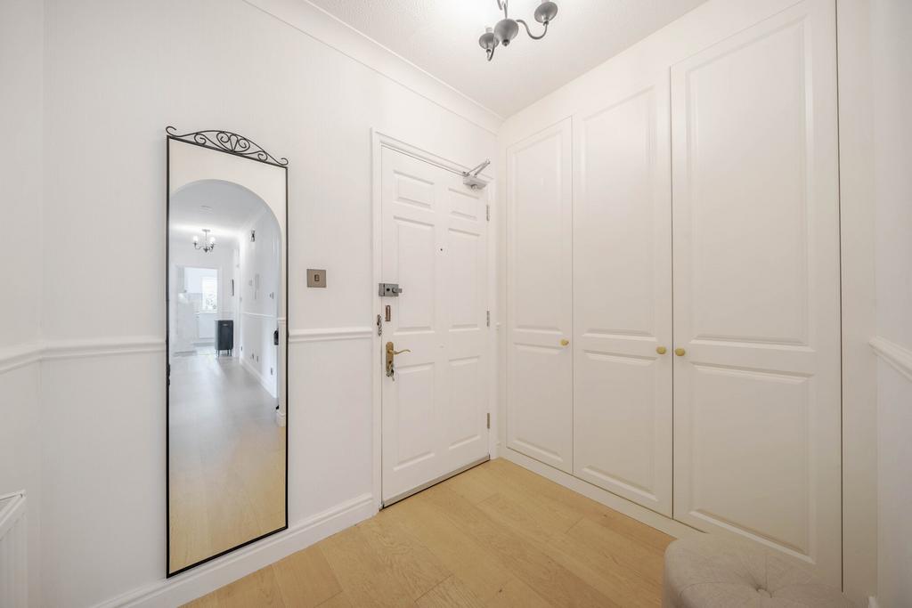 1301564-21-683d83...