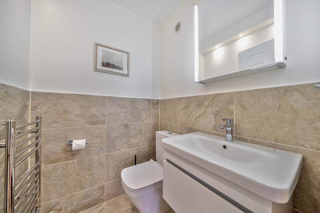 1301564-18-683d83...