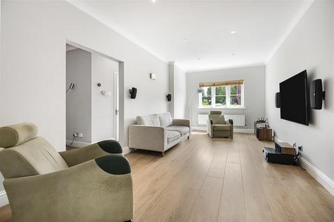 5 bedroom semi-detached house for sale, Carpenters Close, Barnet EN5