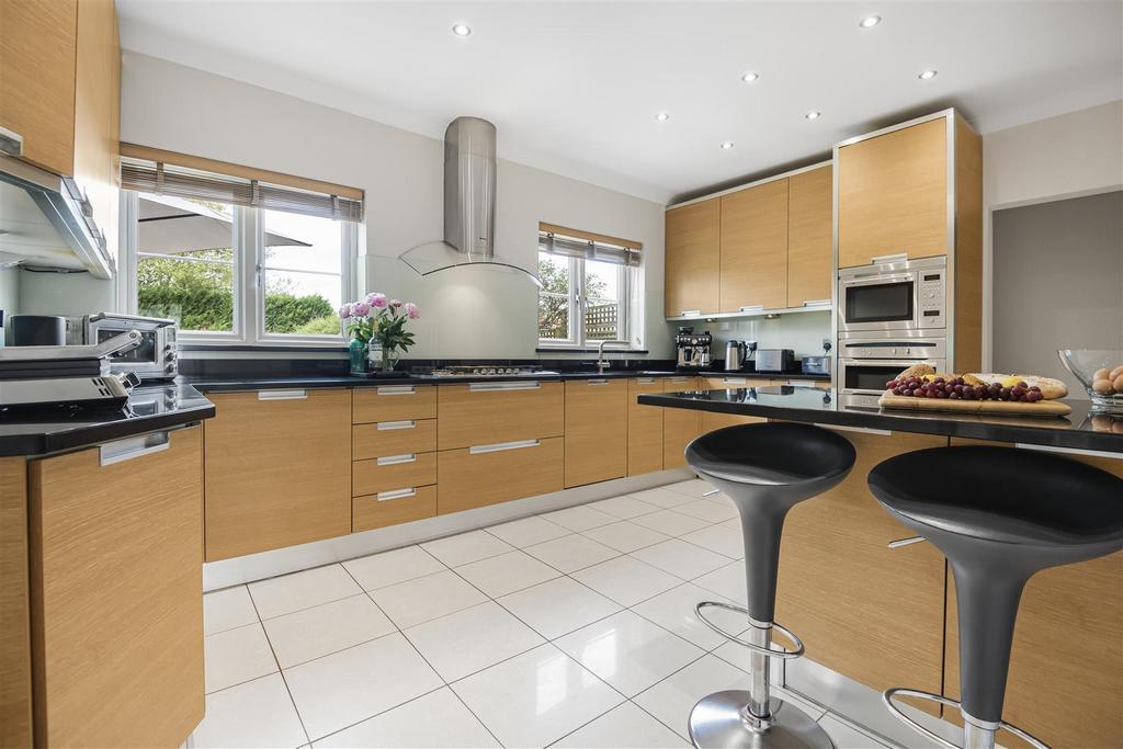 Kitchen.JPG