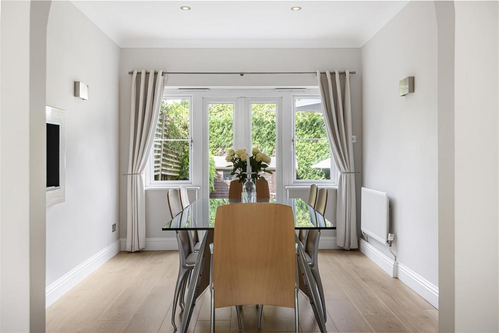 Dining room.JPG