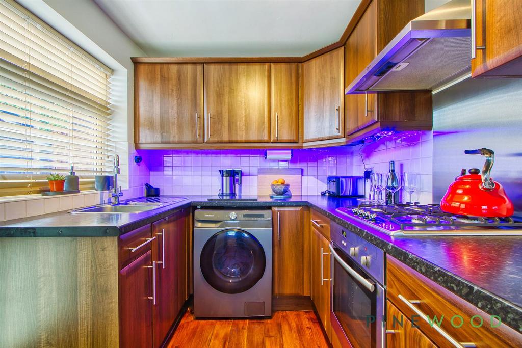 Kitchen / diner (light change)