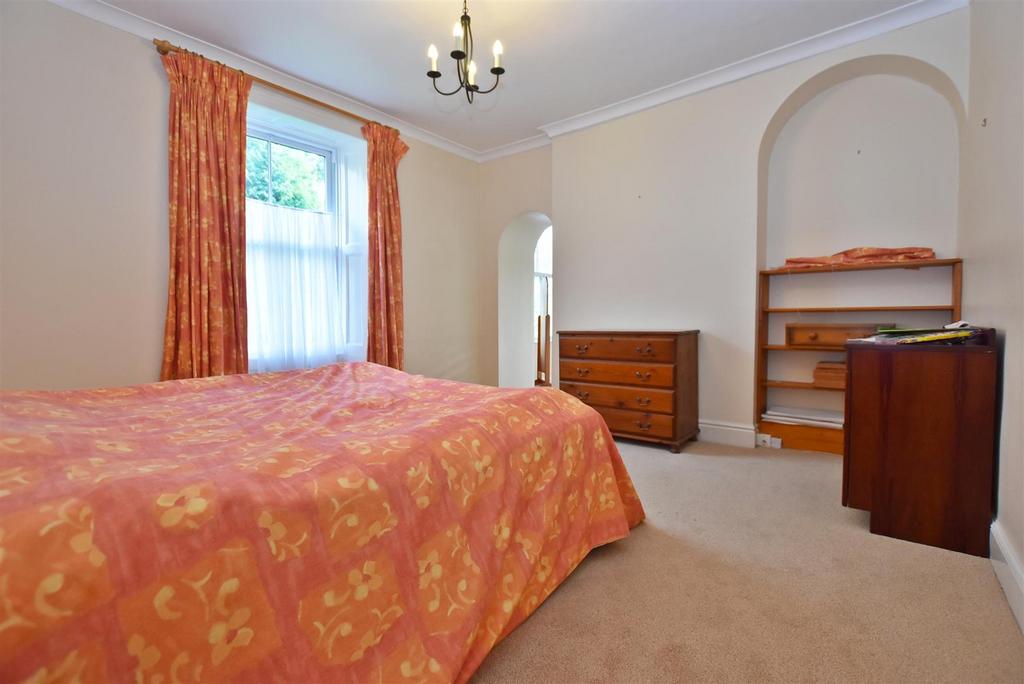 DDP05100 bed 1 a.JPG