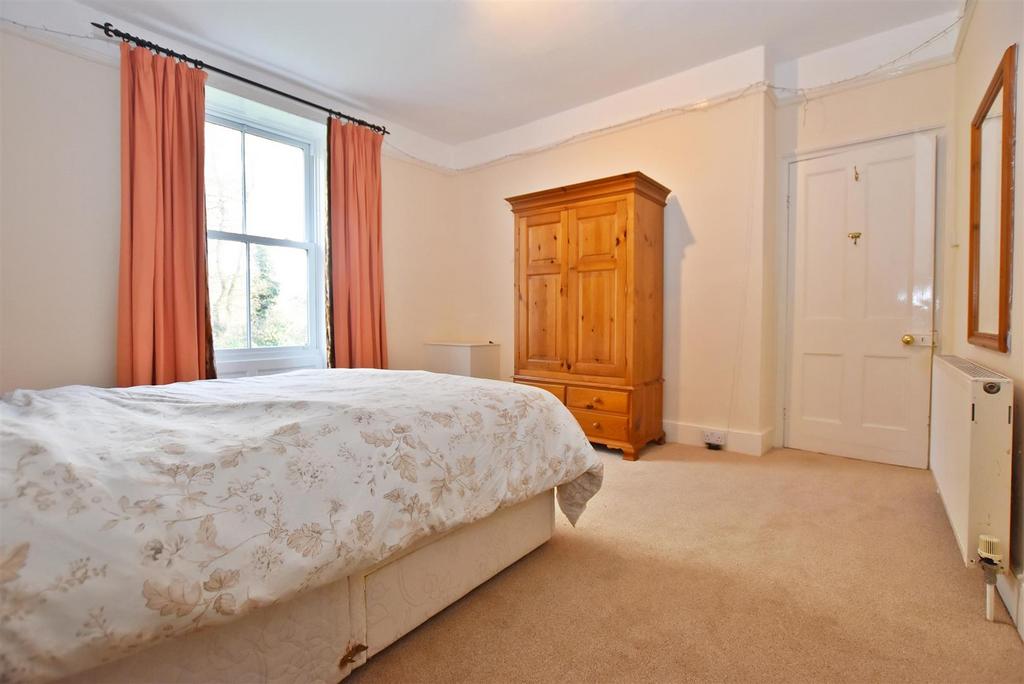 DDP05100 bed 3 b.JPG