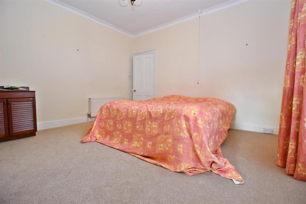 DDP05100 bed 1.JPG