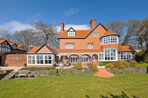 5 bedroom detached house for sale, Oakleigh, Glencrutchery Road, Douglas