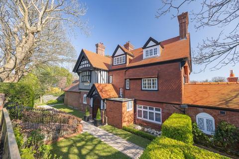 5 bedroom detached house for sale, Oakleigh, Glencrutchery Road, Douglas