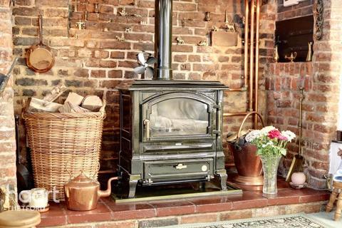 undefined, Short Green, Diss