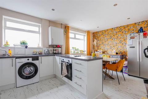 6 Crossways Street, Barry, CF63 4PQ